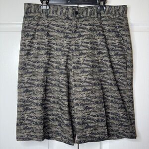Dickies‎ Men's Multi-Color Camouflage Pleated Shorts, Pants Size 36 - Durable